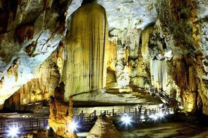 'Hoa hậu Hòa bình quốc tế' chọn Động Thiên Đường 