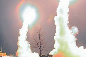 Nga tập dượt bắn 500 tên lửa hạ máy bay địch