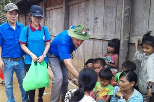 Chàng rể Tây ở khu chứng tích Sơn Mỹ 
