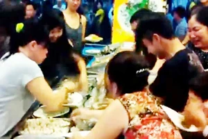 Người Việt xấu xí ở xứ người