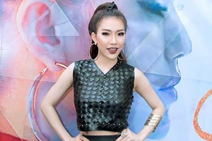 Hoa khôi Hoàng Y Nhung hát Sẽ tốt cho cả ba