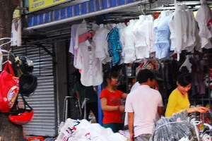 Đóng cửa sạp 5 tỉ đồng vì... sai quy hoạch