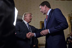 Giám đốc FBI đẩy ông Trump vào thế khó