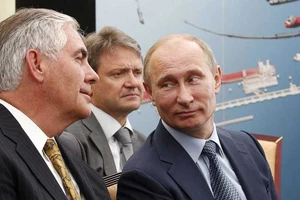 Ngoại trưởng Mỹ cứu vãn ‘kỳ trăng mật’ Trump-Putin