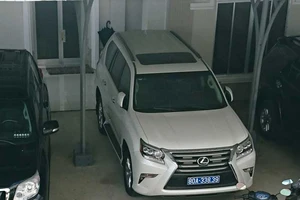 Nghệ An vẫn chưa gút việc trả lại xe Land Crusier V8