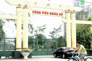 Hàng rào quanh công viên: Giữ hay bỏ?