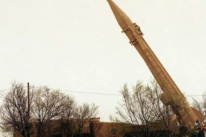 Syria dọa dội mưa tên lửa lên Israel