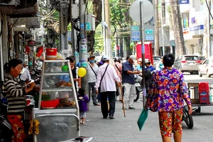 Nóng: Vỉa hè rộng 5 m được cho kinh doanh