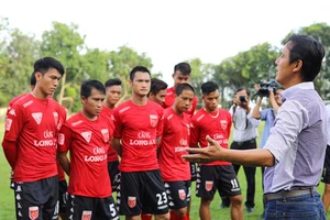 HLV Minh Phương ‘tái ngộ’ sân Thống Nhất