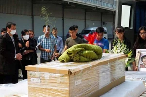 Xuất hiện hình ảnh nghi người theo dõi bé Nhật Linh