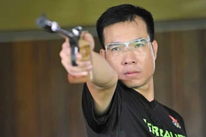 Hoàng Xuân Vinh có HCV đầu tiên ở Cúp Bắn súng QG