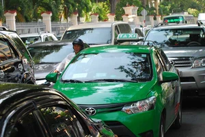 Tính chuyện thu phí ô tô vào trung tâm TP.HCM