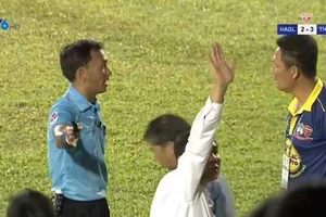 Giải cứu V-League!
