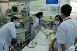 Cha bất cẩn, bé 10 tháng tuổi tử vong trong thau nước