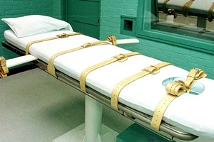 Thi hành án tử gấp vì thuốc tiêm sắp quá ‘đát’