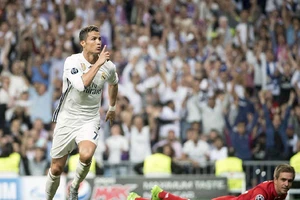 Trọng tài bị công kích 