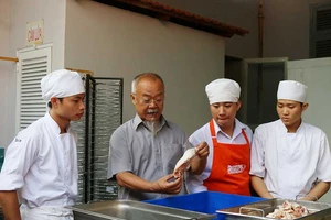 Thầy bếp Hội và trường dạy nghề miễn phí