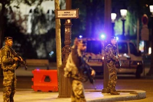 Bóng ma khủng bố sẽ xoay chuyển bầu cử Pháp