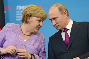 Thủ tướng Đức sang Nga ‘đãi cát tìm vàng’