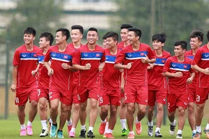 1 điểm của thầy trò HLV Hoàng Anh Tuấn