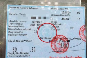 Công an chỉ cách phân biệt giấy tờ xe giả 