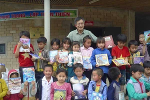 Tiền từ thiện: Kẻ ăn không hết, người lần chẳng ra