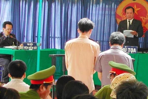 Đã mở phiên tòa thì không được trả hồ sơ?