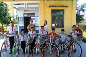 Cho đường đến trường gần lại…