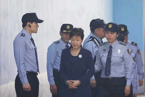 Bà Park đối đầu người từng bị mình giáng chức