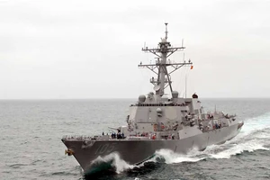 Bất chấp Trung Quốc, Mỹ diễn tập sát đảo nhân tạo