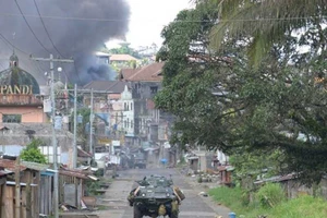 Philippines miễn nhiệm tướng để mất Marawi vào tay IS