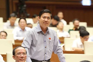 Quốc hội bàn lúc nào được nổ súng