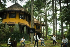 Facebook, YouTube thành nơi ‘đi về’ của ca sĩ