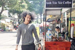 ‘Anh tóc xù’ và nghĩa cử ngày thứ Bảy