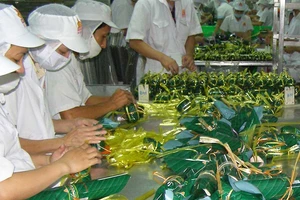 ‘Giấy kiểm dịch thú y đóng dấu ban quản lý, ai tin?’