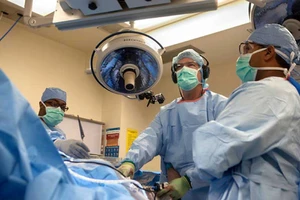 Bác sĩ bỏ quên camera trong bụng bệnh nhân 