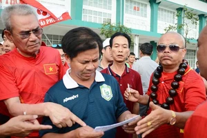 Hài hước qua việc ‘nắn gân’ một bản án vô lý