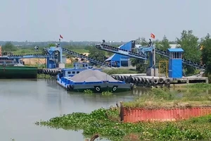 Phó bí thư Đồng Nai ‘chống lưng’ công ty của chồng