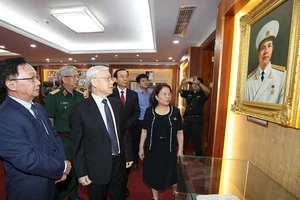 Tổng Bí thư tưởng niệm Đại tướng Nguyễn Chí Thanh