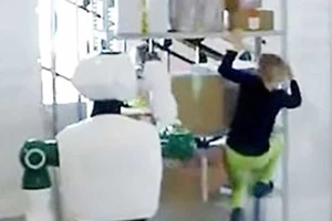 Thực hư vụ robot Nga ra tay cứu bé gái 