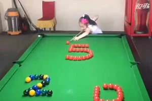 Nữ cơ thủ nhí đánh bida bách phát bách trúng