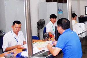 Dân chưa quen, quản lý nhà nước gặp khó 