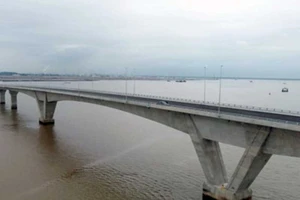 Nhiều sai sót ở cầu vượt biển dài nhất Việt Nam