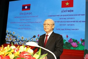 ‘Hai dân tộc Việt Nam và Lào luôn kề vai sát cánh’