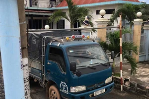 Dân kêu trời vì đường công cộng bị chắn barie