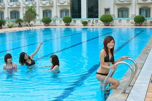 Clo trong bể bơi ảnh hưởng đến sức khỏe như thế nào?