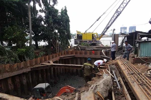 Máy bơm ‘khủng’ vừa thi công đã gặp khó 