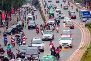Taxi Hà Nội sẽ phải ‘mặc đồng phục’?
