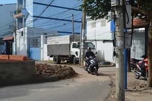 Vũng Tàu lý giải vụ cấp phép xây dựng lấn đường nhựa