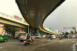 Tân Sơn Nhất thông thoáng dân đỡ khổ 